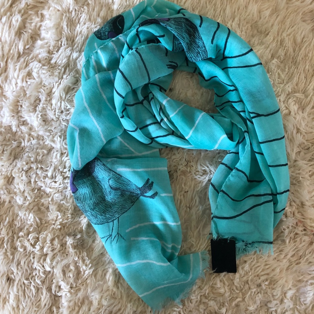 ⭐️NWT MODENA SCARF